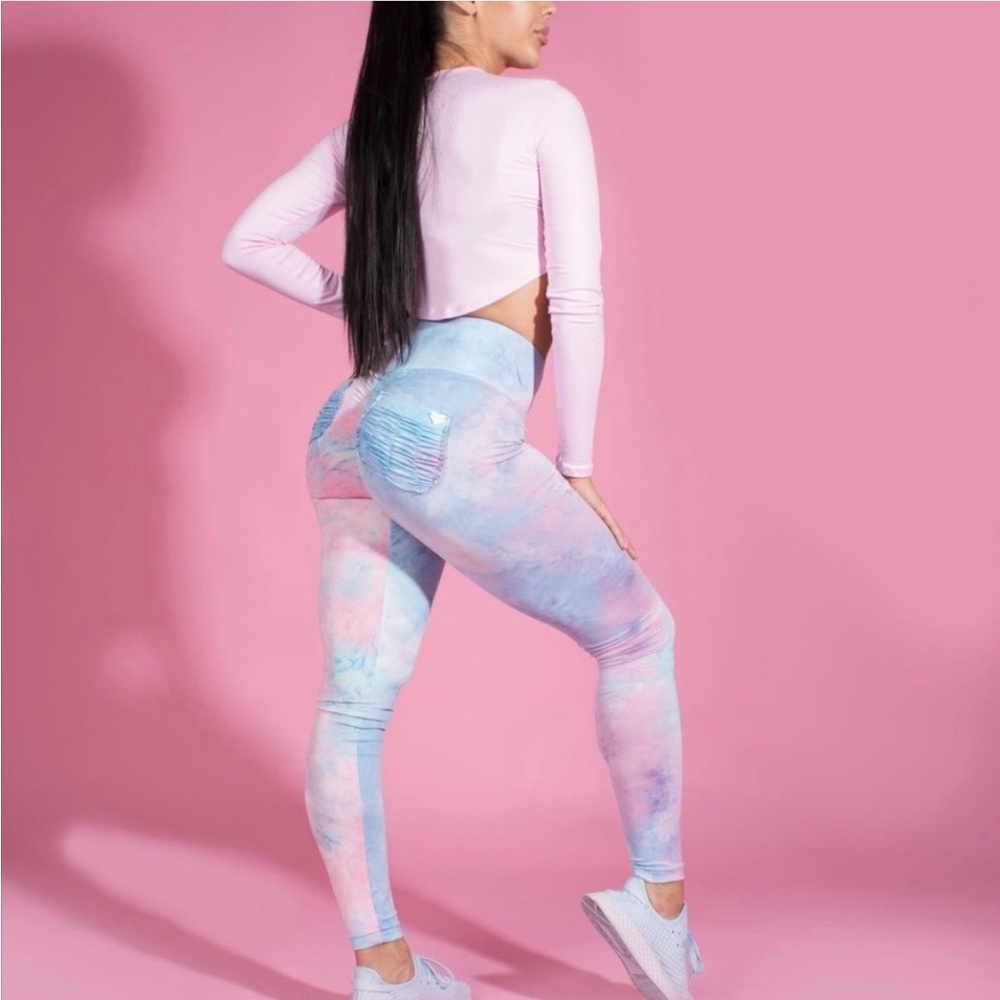 Cute booty 🍑 lounge legging scrunch pockets gulity love club gym sexy capri 🔥